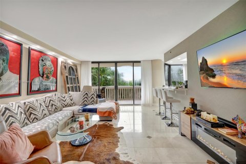 Condo in Aventura, Florida, 2 bedrooms  № 1399820 - photo 1