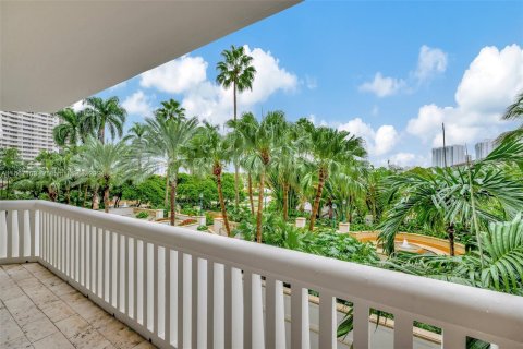 Condo in Aventura, Florida, 2 bedrooms  № 1399820 - photo 12