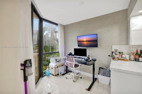 Condo in Aventura, Florida, 2 bedrooms  № 1399820 - photo 23