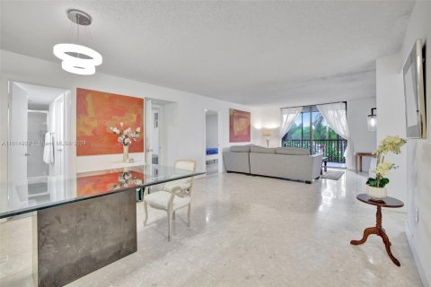 Condominio en venta en Miami, Florida, 3 dormitorios, 128.21 m2 № 1237680 - foto 1