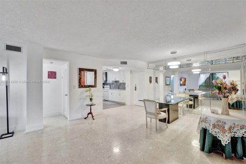 Condominio en venta en Miami, Florida, 3 dormitorios, 128.21 m2 № 1237680 - foto 4