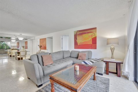 Condominio en venta en Miami, Florida, 3 dormitorios, 128.21 m2 № 1237680 - foto 3