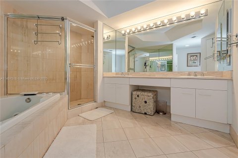 Copropriété à vendre à Aventura, Floride: 3 chambres, 173.73 m2 № 732665 - photo 23