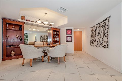 Copropriété à vendre à Aventura, Floride: 3 chambres, 173.73 m2 № 732665 - photo 5