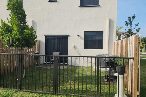 Townhouse in Miami, Florida 3 bedrooms, 123.37 sq.m. № 938333 - photo 11