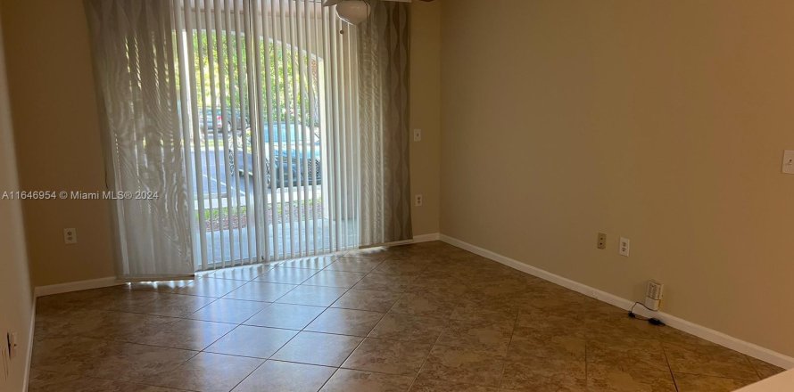 Condominio en Miramar, Florida, 2 dormitorios  № 1329712