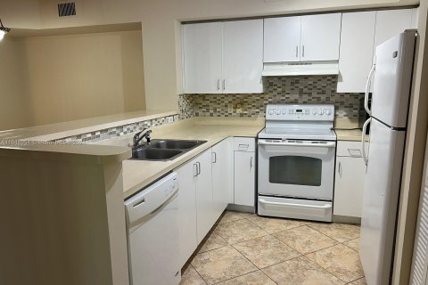 Condo in Miramar, Florida, 2 bedrooms  № 1329712 - photo 4