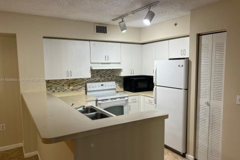 Condo in Miramar, Florida, 2 bedrooms  № 1329712 - photo 5