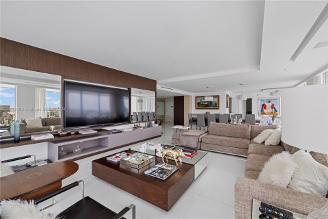 Condo in Bal Harbour, Florida, 5 bedrooms  № 1292561 - photo 1