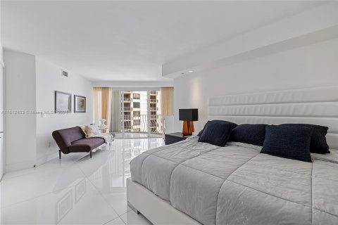 Copropriété à louer à Bal Harbour, Floride: 5 chambres, 306.58 m2 № 1292561 - photo 23