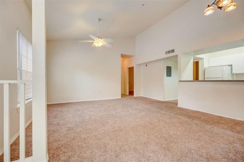 Condo in Orlando, Florida, 2 bedrooms  № 1322439 - photo 14