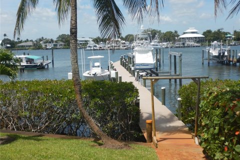 Villa ou maison à vendre à Stuart, Floride: 6 chambres, 480.86 m2 № 1160576 - photo 2