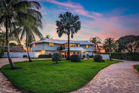 Villa ou maison à vendre à Stuart, Floride: 6 chambres, 480.86 m2 № 1160576 - photo 1