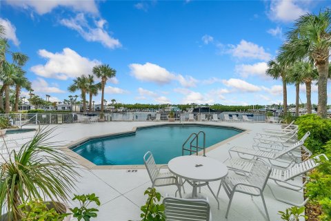 Condominio en venta en Hutchinson Island South, Florida, 2 dormitorios, 114.27 m2 № 914410 - foto 9