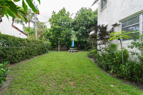 House in Coral Gables, Florida 3 bedrooms, 237.09 sq.m. № 1310204 - photo 11