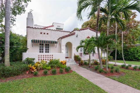 House in Coral Gables, Florida 3 bedrooms, 237.09 sq.m. № 1310204 - photo 9