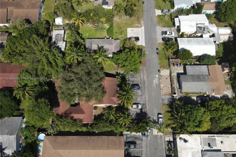 Купить земельный участок в Форт-Лодердейл, Флорида № 962253 - фото 2