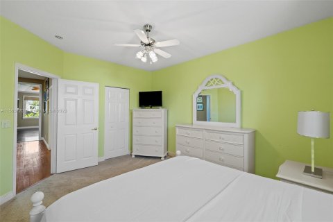 House in Lighthouse Point, Florida 4 bedrooms, 319.86 sq.m. № 912828 - photo 26