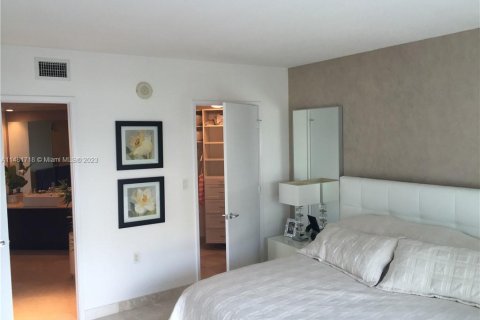 Condo in Sunny Isles Beach, Florida, 3 bedrooms  № 824923 - photo 14