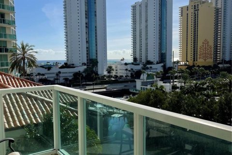 Condo in Sunny Isles Beach, Florida, 3 bedrooms  № 824923 - photo 2