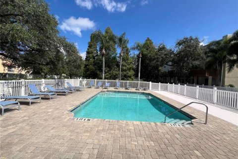 Townhouse in Tampa, Florida 3 bedrooms, 171.31 sq.m. № 1393111 - photo 25