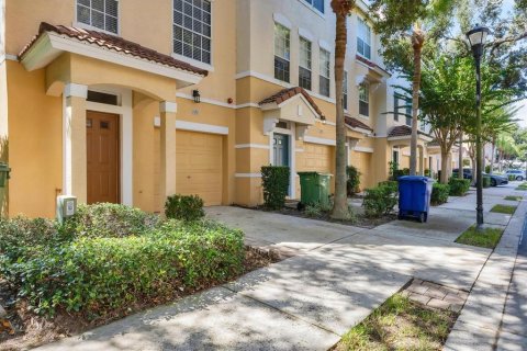 Townhouse in Tampa, Florida 3 bedrooms, 171.31 sq.m. № 1393111 - photo 30