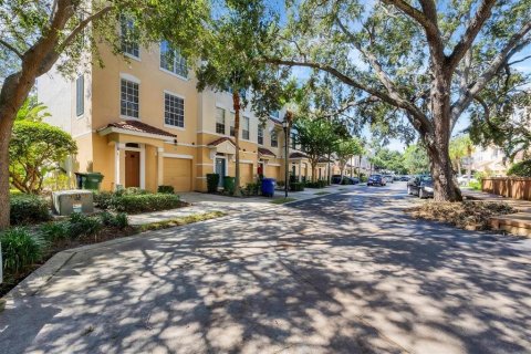 Townhouse in Tampa, Florida 3 bedrooms, 171.31 sq.m. № 1393111 - photo 1