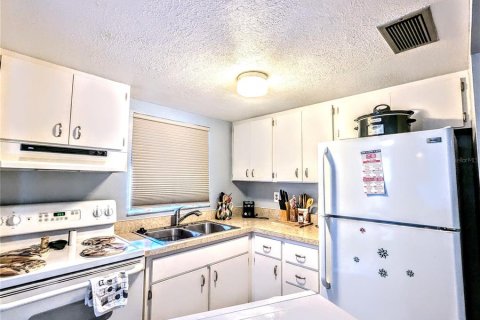 Condo in Bradenton, Florida, 2 bedrooms  № 1357945 - photo 3