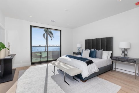 Villa ou maison à vendre à West Palm Beach, Floride: 8 chambres, 732.72 m2 № 1077581 - photo 4