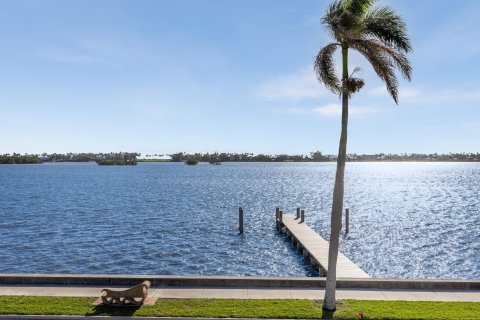 Villa ou maison à vendre à West Palm Beach, Floride: 8 chambres, 732.72 m2 № 1077581 - photo 18