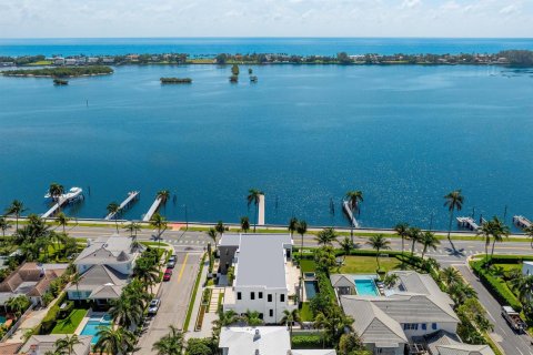 Villa ou maison à vendre à West Palm Beach, Floride: 8 chambres, 732.72 m2 № 1077581 - photo 21