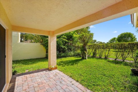 House in West Palm Beach, Florida 3 bedrooms, 199.93 sq.m. № 1183140 - photo 12