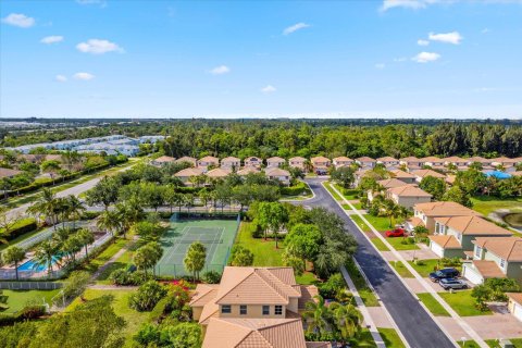 House in West Palm Beach, Florida 3 bedrooms, 199.93 sq.m. № 1183140 - photo 20