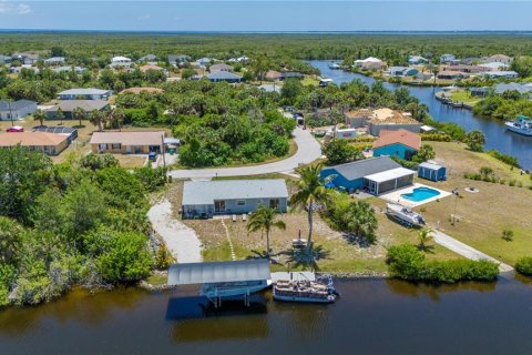 House in Port Charlotte, Florida 3 bedrooms, 109.25 sq.m. № 1386640 - photo 6