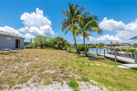 House in Port Charlotte, Florida 3 bedrooms, 109.25 sq.m. № 1386640 - photo 27