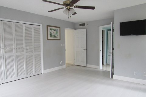 Copropriété à vendre à Pompano Beach, Floride: 3 chambres, 129.13 m2 № 983156 - photo 10