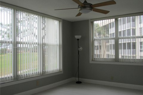 Copropriété à vendre à Pompano Beach, Floride: 3 chambres, 129.13 m2 № 983156 - photo 16