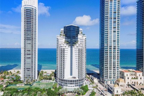 Studio in the Condo in Sunny Isles Beach, Florida  № 1399926 - photo 11