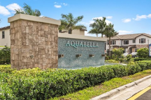 Adosado en venta en Hialeah, Florida, 3 dormitorios, 143.07 m2 № 1233330 - foto 22