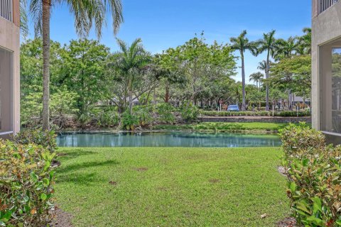 Condo in Wellington, Florida, 3 bedrooms  № 1159474 - photo 15