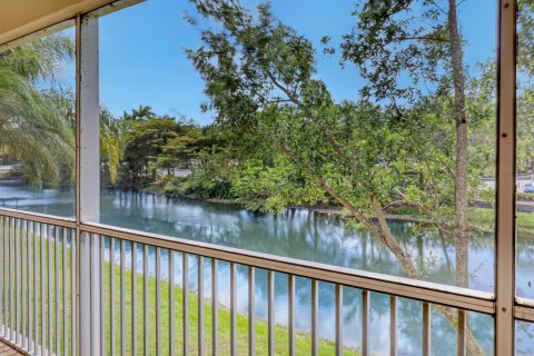 Condo in Wellington, Florida, 3 bedrooms  № 1159474 - photo 19