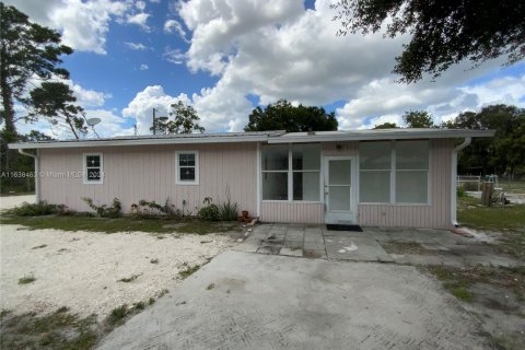 House in Sebring, Florida 3 bedrooms, 119.29 sq.m. № 1310394 - photo 25