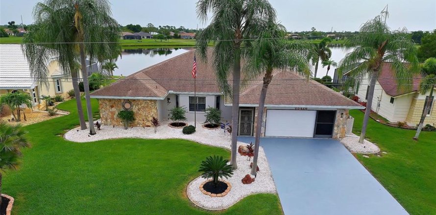 Villa ou maison à Punta Gorda, Floride 3 chambres, 177.54 m2 № 1276229