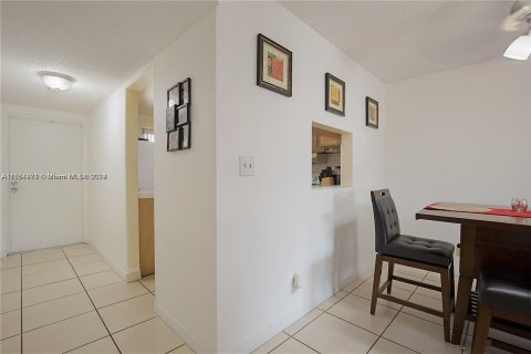 Copropriété à vendre à Coral Springs, Floride: 2 chambres, 91.97 m2 № 1092168 - photo 5