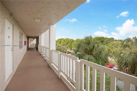 Copropriété à vendre à Coral Springs, Floride: 2 chambres, 91.97 m2 № 1092168 - photo 13