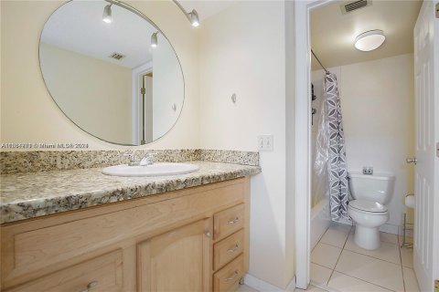 Copropriété à vendre à Coral Springs, Floride: 2 chambres, 91.97 m2 № 1092168 - photo 7