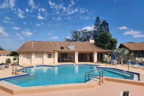 Copropriété à vendre à Holiday, Floride: 2 chambres, 122.45 m2 № 1212191 - photo 5