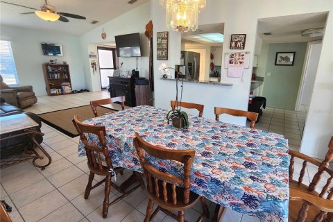 Condo in Holiday, Florida, 2 bedrooms  № 1212191 - photo 13