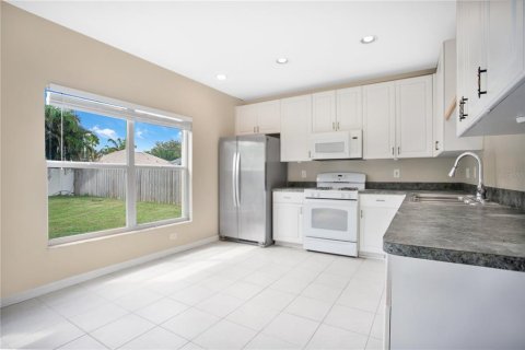 House in Trinity, Florida 4 bedrooms, 205.13 sq.m. № 1416365 - photo 7