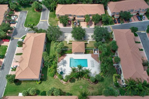 Villa ou maison à vendre à Riviera Beach, Floride: 4 chambres, 175.59 m2 № 1120002 - photo 4